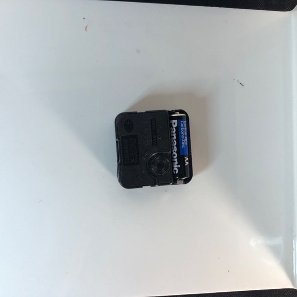 Vintage White Acrylic Las Vegas Dice clock  9x9 “ - Picture 8 of 9